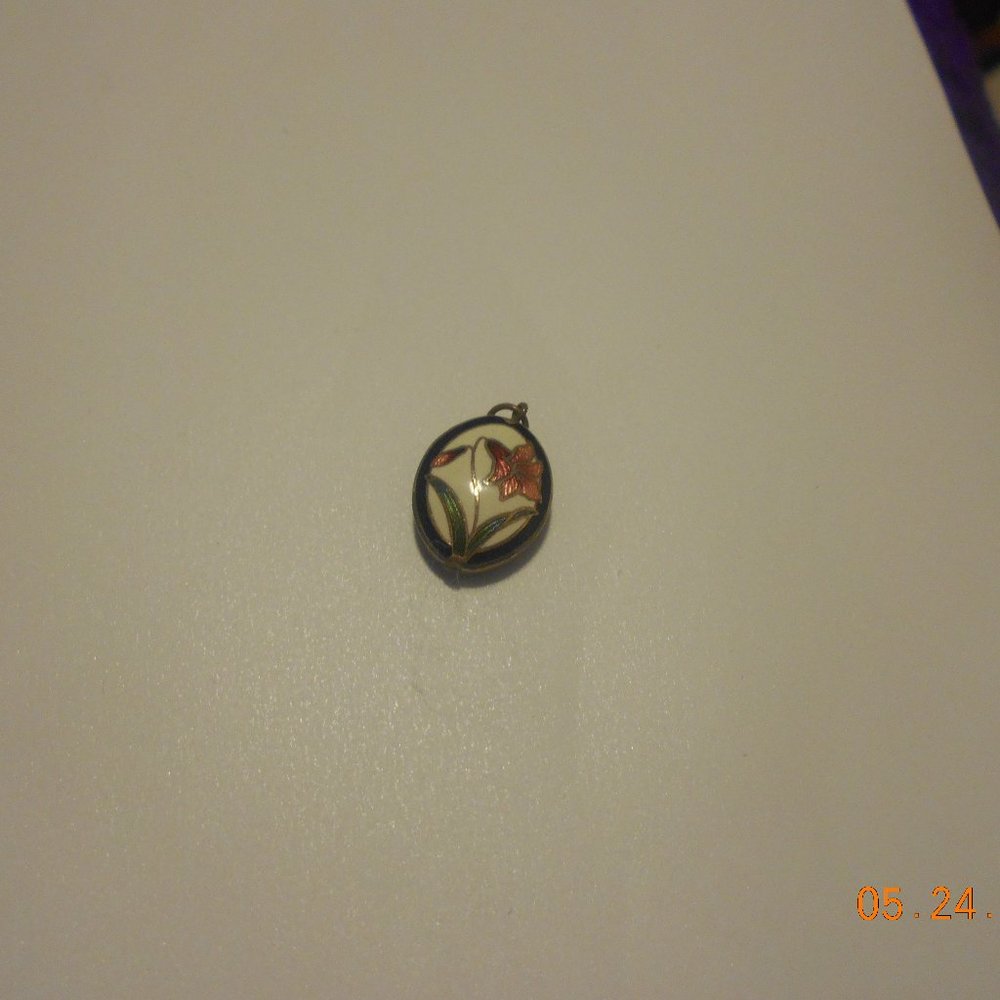 Cloisonne Oval Flower pendant